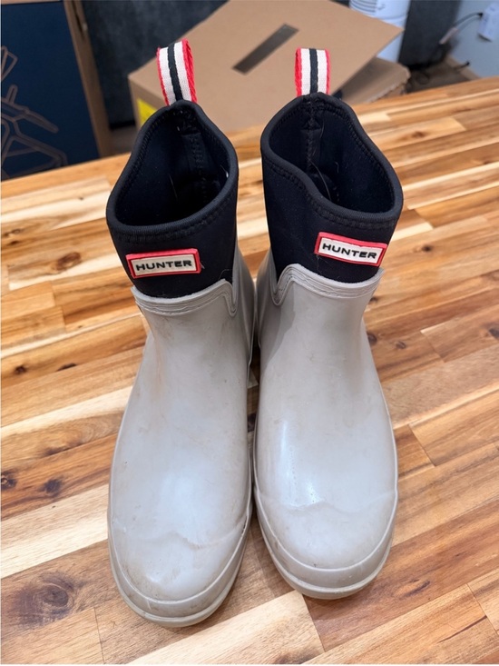 Hunter Shoes - Hunter Original Play Short Neoprene Wellington Rain Boots in off white/gray